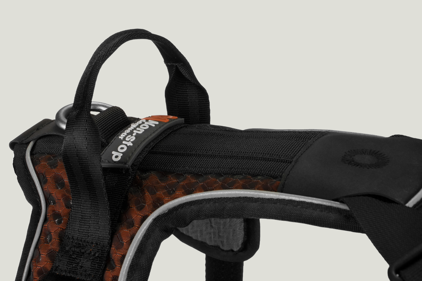 Non-stop Dogwear Rock Harness – et robust og komfortabelt sele designet til at give optimal pasform og bevægelsesfrihed til aktive hunde under udendørs eventyr.