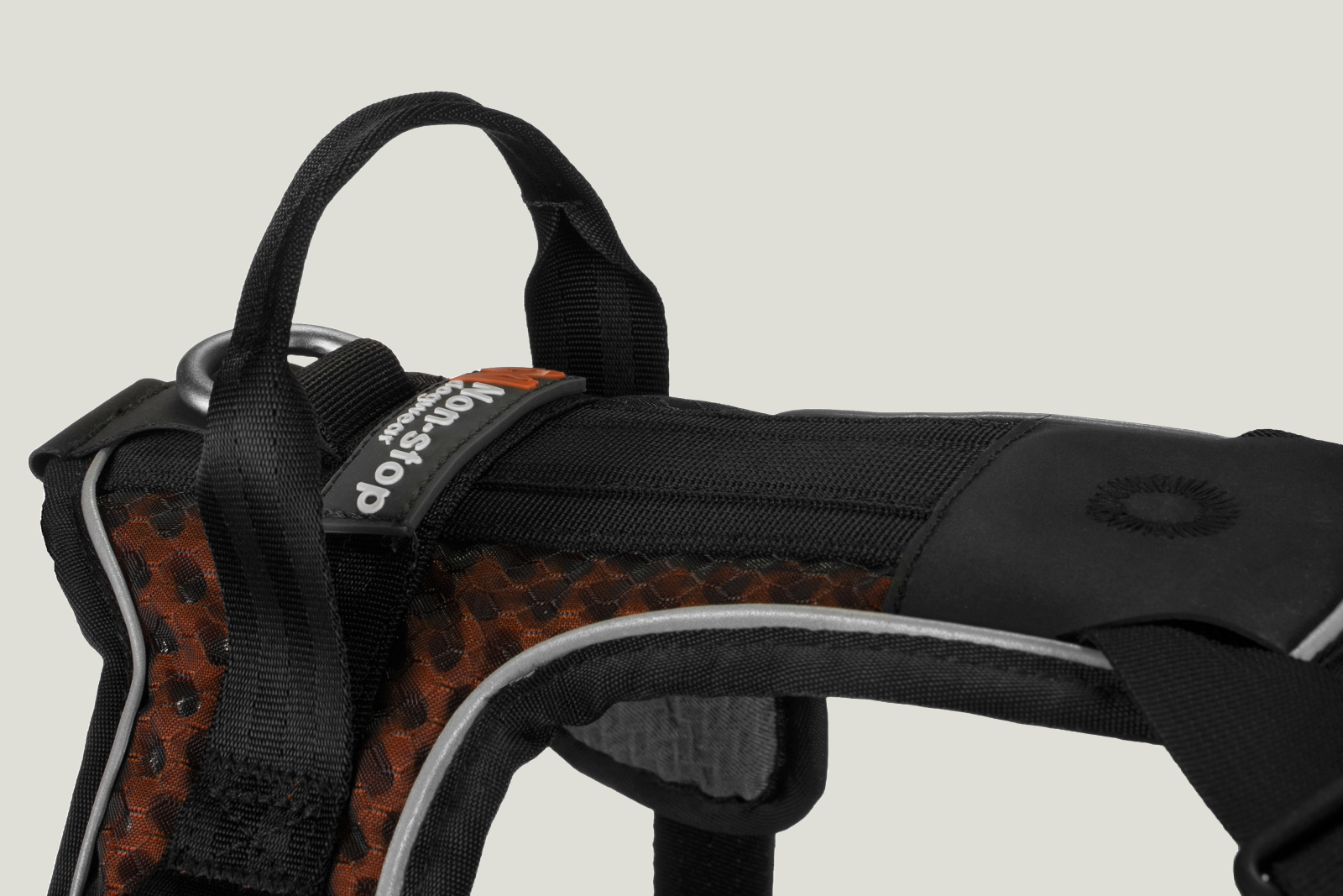 Non-stop Dogwear Rock Harness – et robust og komfortabelt sele designet til at give optimal pasform og bevægelsesfrihed til aktive hunde under udendørs eventyr.